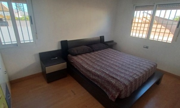 Sprzedaż - Willa wolnostojąca -
Torrevieja