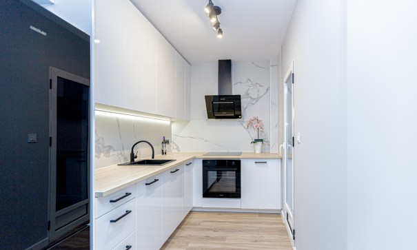 Sprzedaż - Dom miejski -
Los Altos