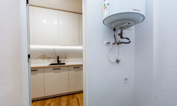 Sprzedaż - Dom miejski -
Los Altos