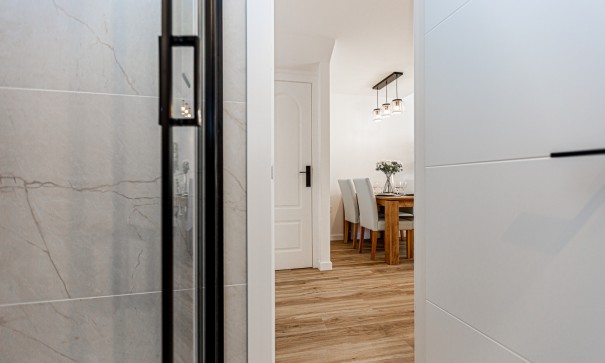 Sprzedaż - Dom miejski -
Los Altos