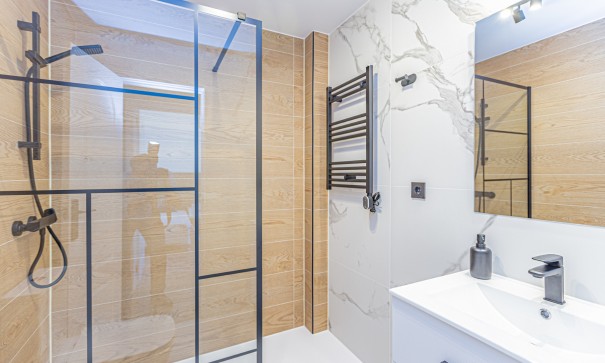 Sprzedaż - Dom miejski -
Los Altos