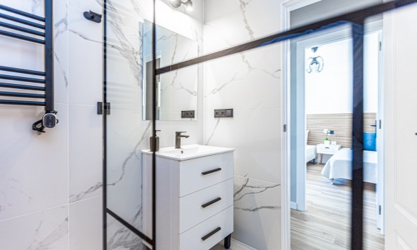 Sprzedaż - Dom miejski -
Los Altos