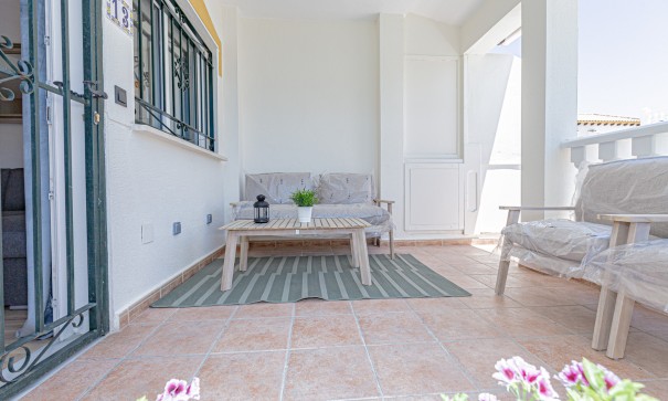 Sprzedaż - Dom miejski -
Los Altos