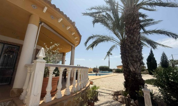 Resale - Finca Landgut -
Catral