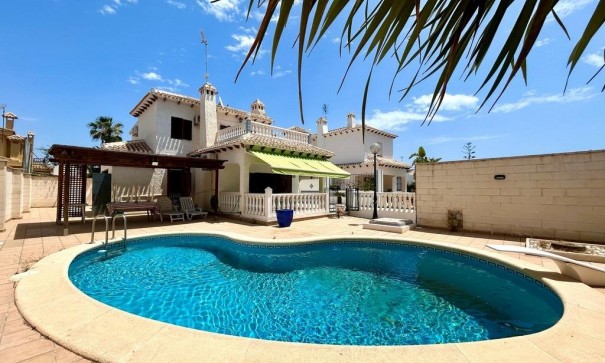 Revente - Villa Individuelle -
Orihuela Costa - La Zenia