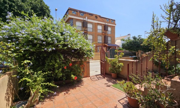 Videresalg - Byhus -
Torre De La Horadada - Beachside Torre de la Horadada