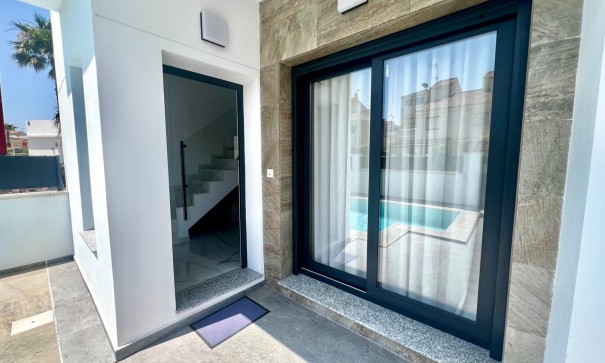 Sprzedaż - Willa wolnostojąca -
Torrevieja - La Siesta - El Salado - Torreta