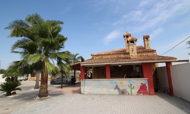 Herverkoop - Vrijstaande Villa -
Fortuna