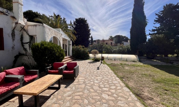 Resale - Freistehende Villa -
Cabo Roig