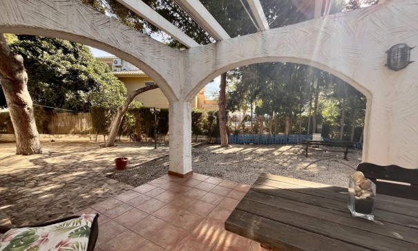 Resale - Freistehende Villa -
Cabo Roig