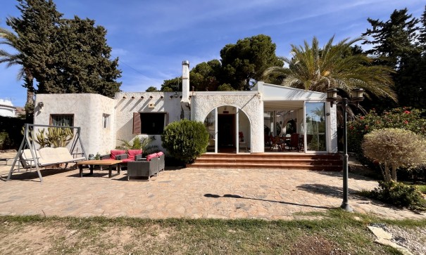 Resale - Freistehende Villa -
Cabo Roig