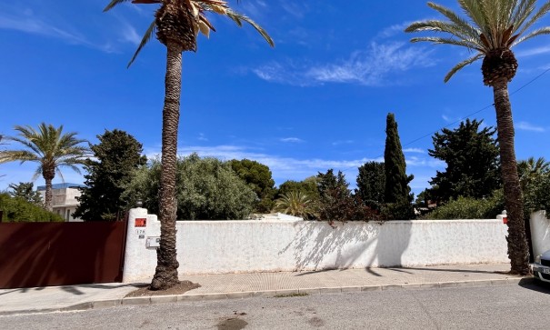 Resale - Freistehende Villa -
Cabo Roig