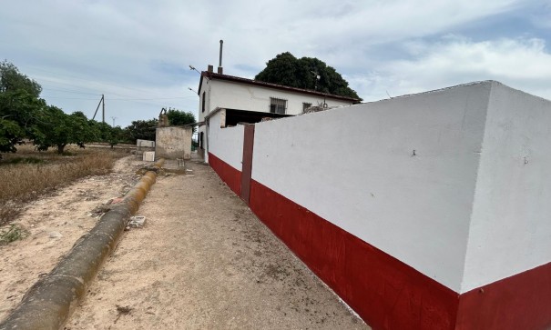 Herverkoop - Finca Landelijk pand -
Crevillente