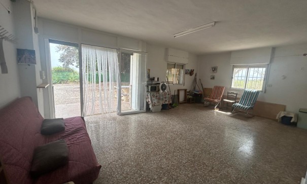 Herverkoop - Finca Landelijk pand -
Crevillente