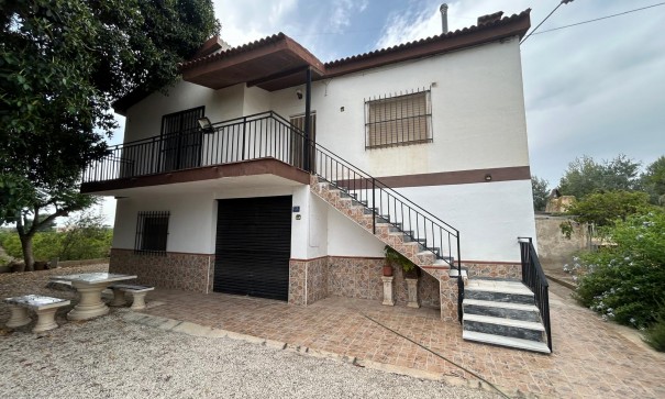 Herverkoop - Finca Landelijk pand -
Crevillente