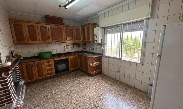 Herverkoop - Finca Landelijk pand -
Crevillente