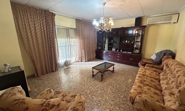 Herverkoop - Finca Landelijk pand -
Crevillente