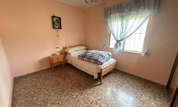 Herverkoop - Finca Landelijk pand -
Crevillente