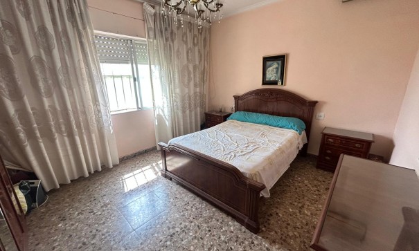 Herverkoop - Finca Landelijk pand -
Crevillente