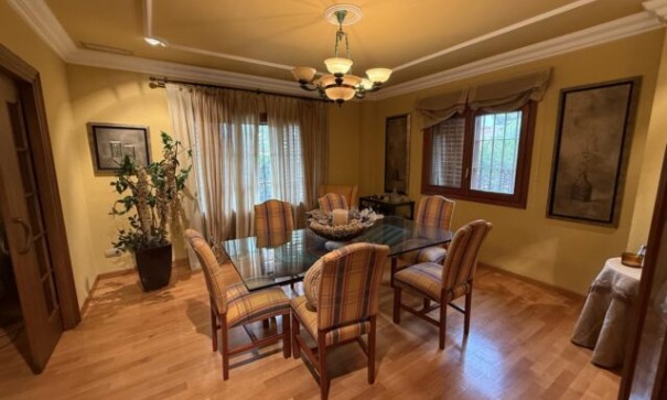 Sale - Detached Villa -
Elda