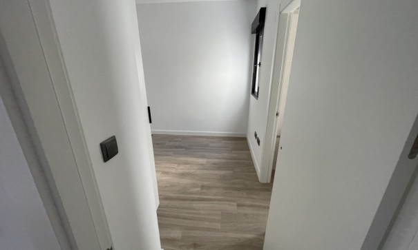 Herverkoop - Apartement Flat -
Algorfa