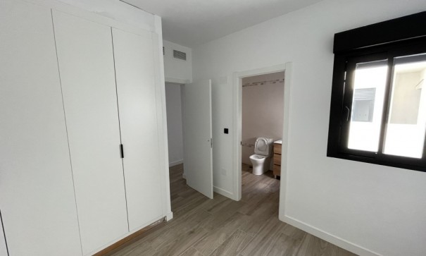 Herverkoop - Apartement Flat -
Algorfa