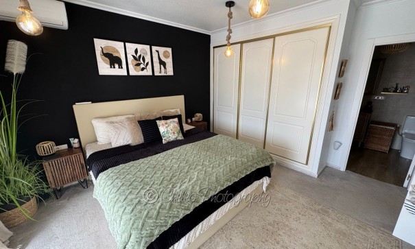 Resale - Freistehende Villa -
Rojales