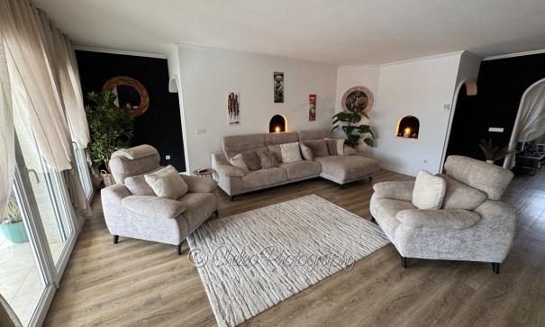 Resale - Freistehende Villa -
Rojales