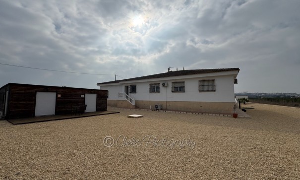 Resale - Freistehende Villa -
Rojales