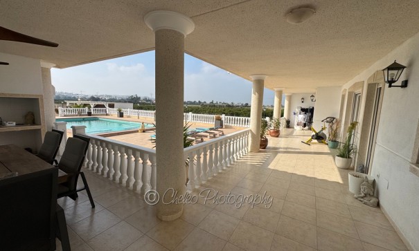 Resale - Freistehende Villa -
Rojales