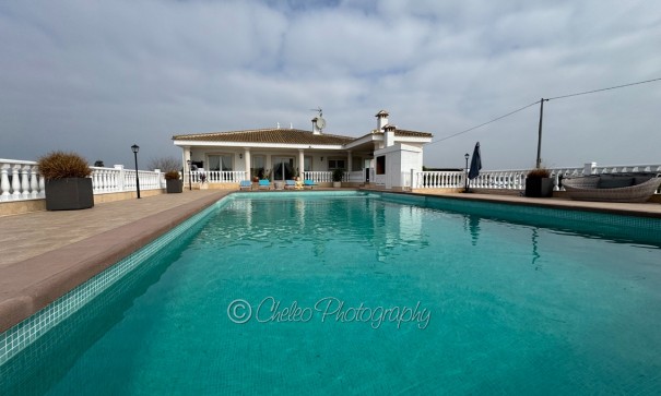 Resale - Freistehende Villa -
Rojales