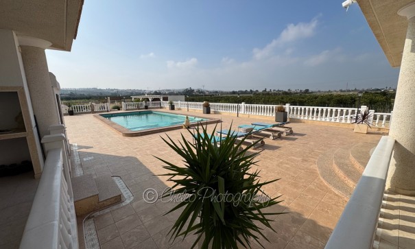 Resale - Freistehende Villa -
Rojales