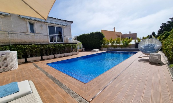 Sale - Detached Villa -
Torrevieja - La Mata