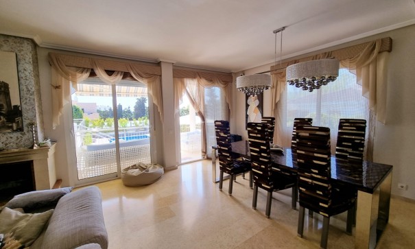 Sale - Detached Villa -
Torrevieja - La Mata