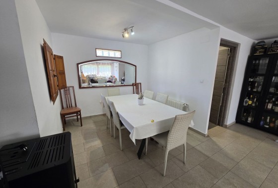 Herverkoop - Vrijstaande Villa -
SAX