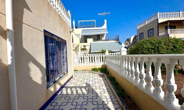 Sale - Town house -
Torrevieja - Carrefour