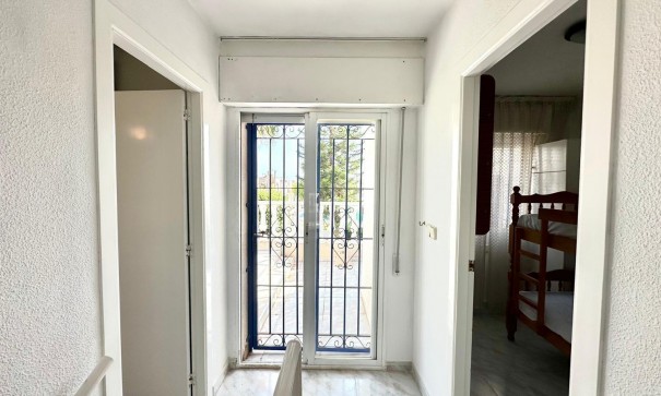 Sale - Town house -
Torrevieja - Carrefour