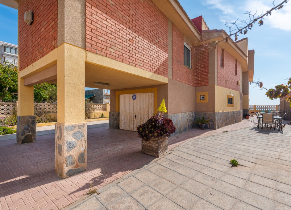 Återförsäljning - Villa -
Guardamar del Segura