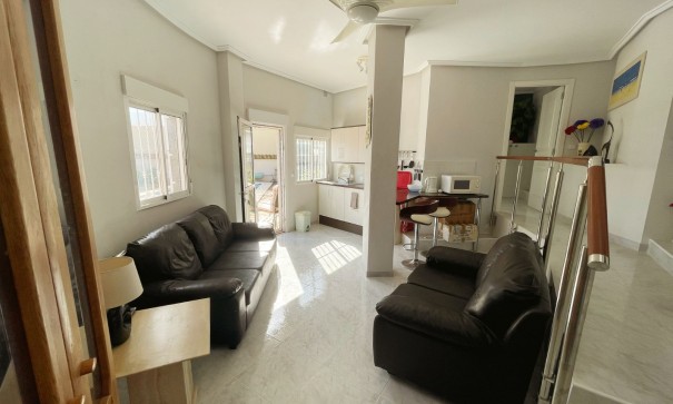 Videresalg - Fritliggende villa -
Ciudad Quesada - Rojales - Upper Golf