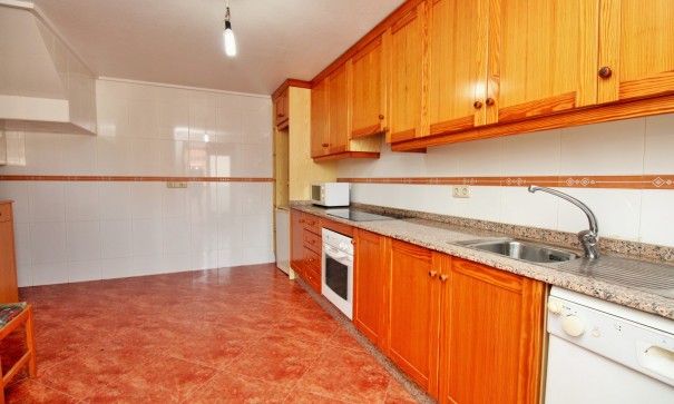 Sale - Town house -
Los Desamparados