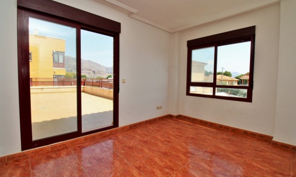 Sale - Town house -
Los Desamparados