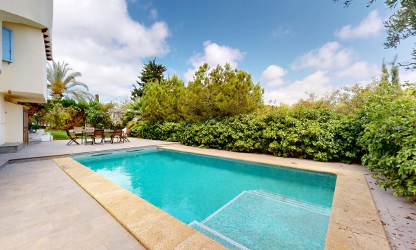 Sale - Detached Villa -
Orihuela Costa - La Zenia