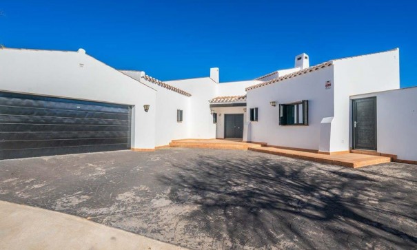 Sale - Detached Villa -
El Valle Golf Resort