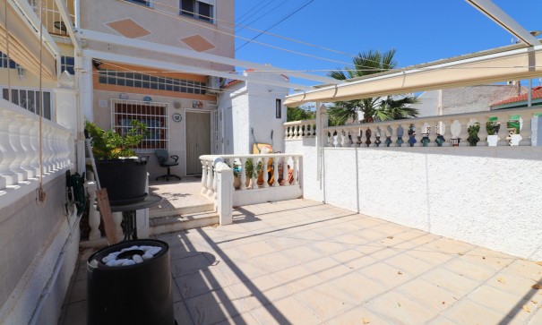 Sale - Town house -
Torrevieja - Torretas