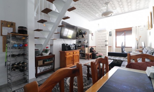 Sale - Town house -
Torrevieja - Torretas