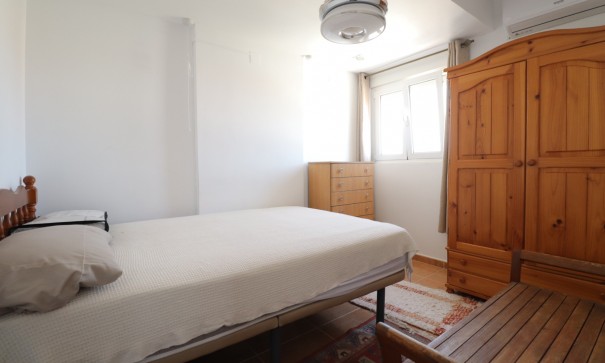 Sale - Town house -
Torrevieja - Torretas