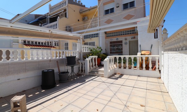 Sale - Town house -
Torrevieja - Torretas