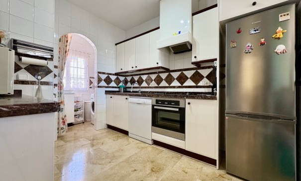 Sale - Town house -
Orihuela - Villamartin