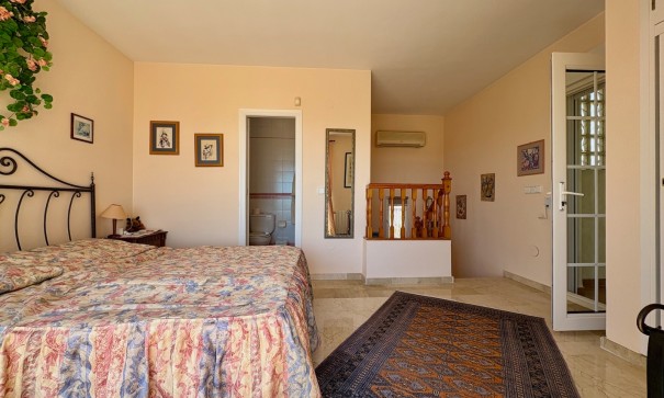 Sale - Town house -
Orihuela - Villamartin