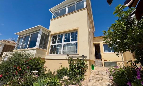 Sale - Town house -
Orihuela - Villamartin